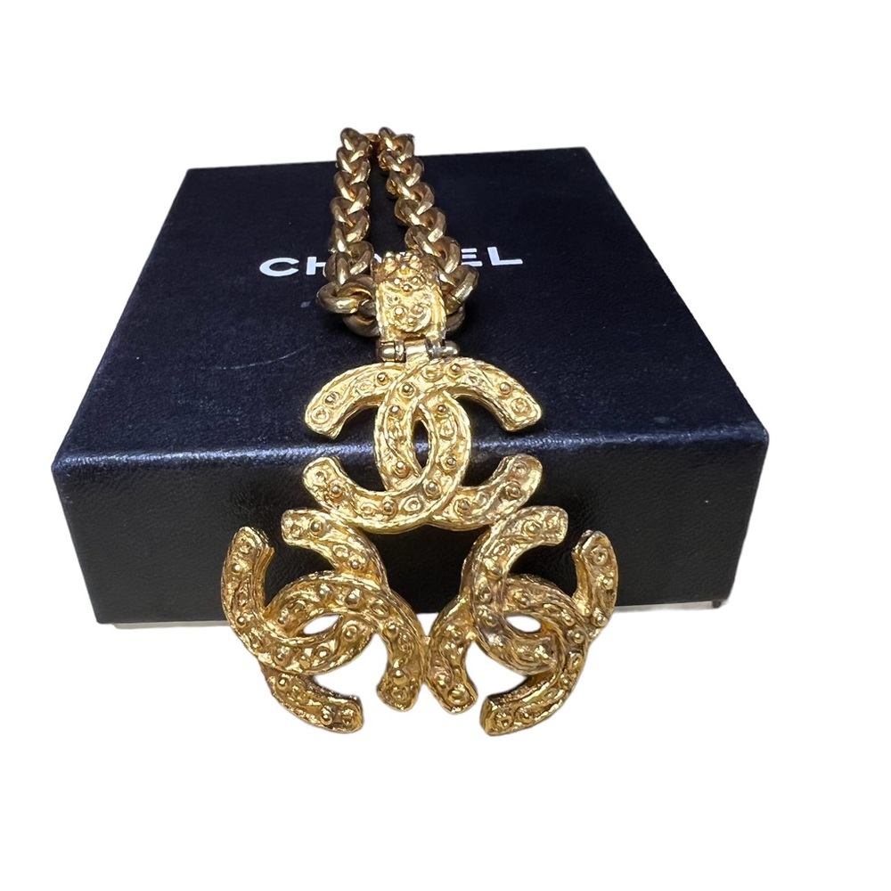 VINTAGE CHANEL TRIPLE CC LOGO NECKLACE RARE